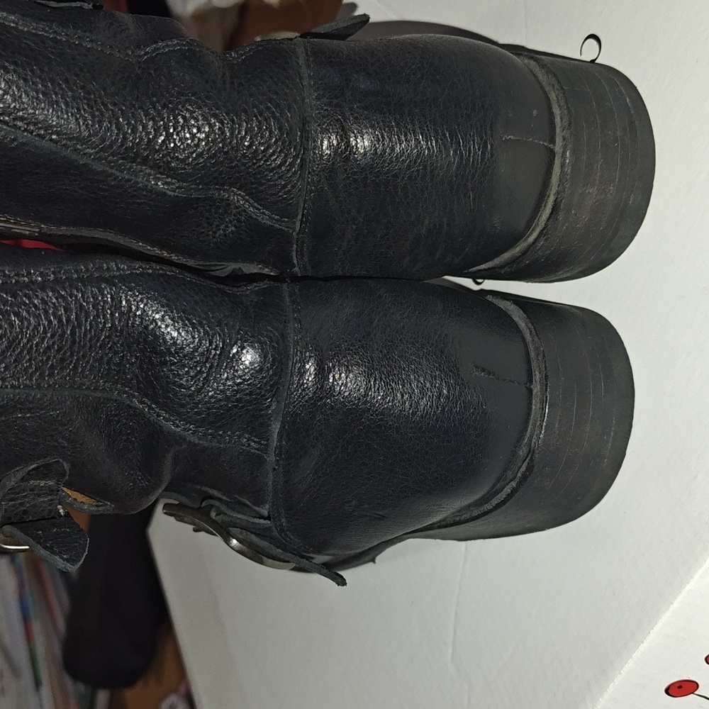 Frye The Vicky Booties - Picture 4 of 6